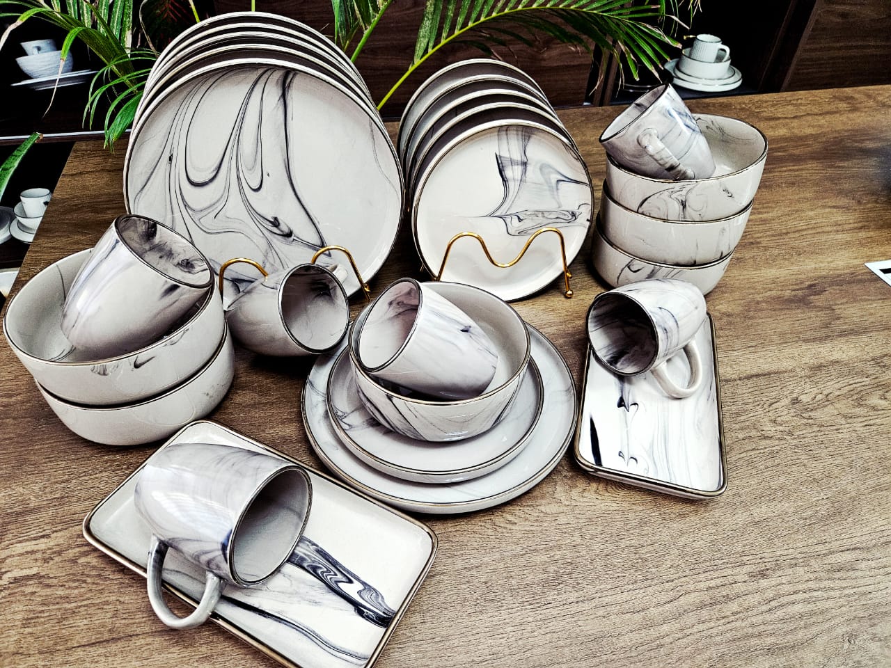 26 Piece Stylish Dinner Set